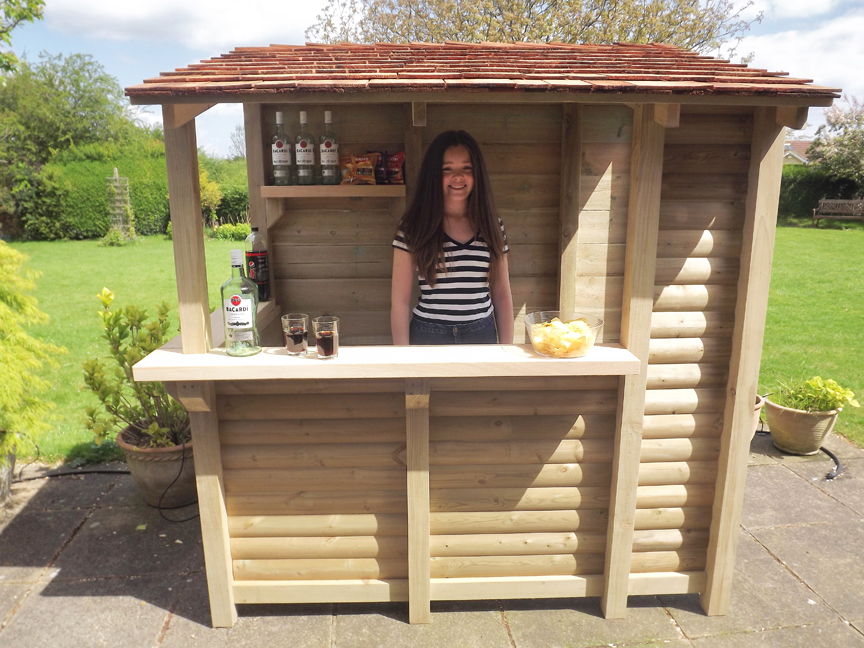 Enjoy A Weekend With Friends In Your Personal Garden Bar ...