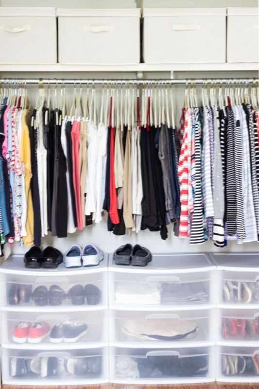 Give your closet a cleaner and tidier look with closet organisation
