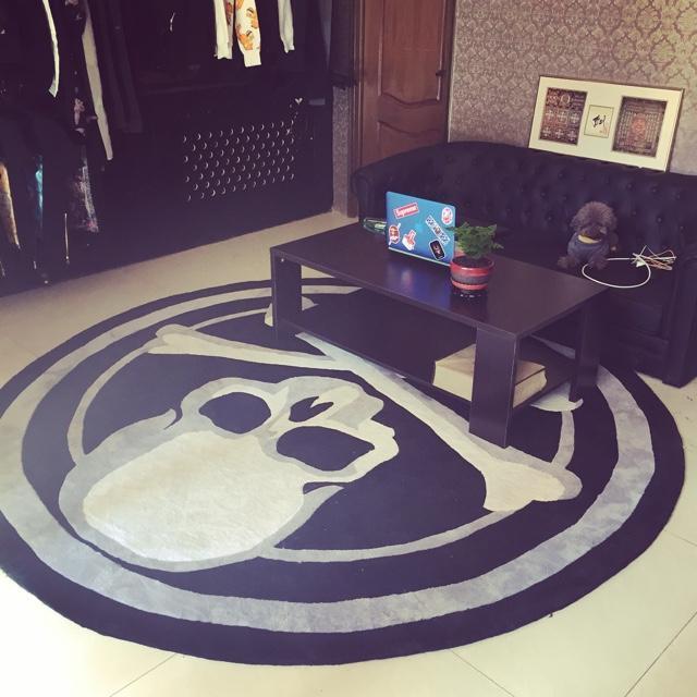 custom rug liilesy floor mat acrylic skull round carpet trend personality black and  white ABURNFL