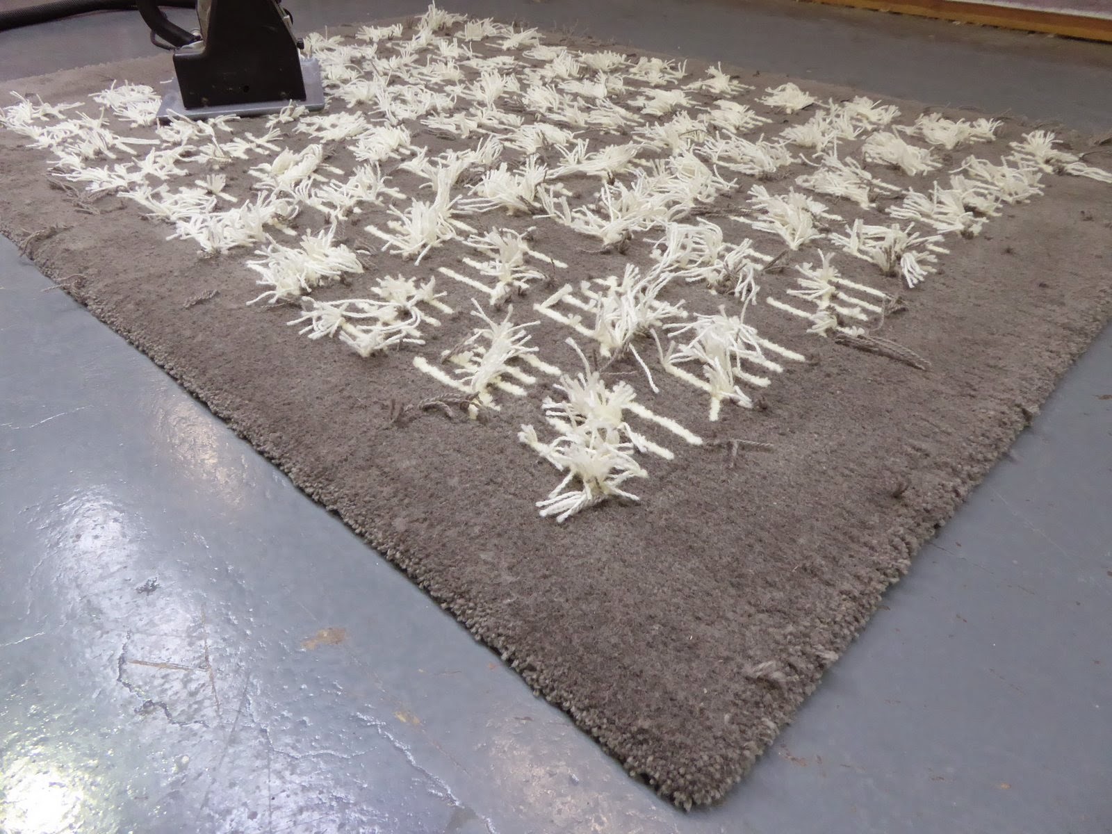 hand tufted rugs area rugs uk: hand tufted rug - shearing u0026 cropping machine PFCGDOW