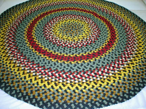 Handmade woven rugs 8u0027 roundbraided rug YBYYFUT