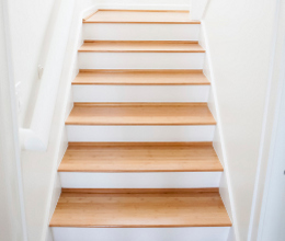 laminate flooring on stairs vital tips to select and choose the laminate flooring for stairs CNGNEHR