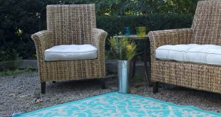 Patio rug cream, turquoise, plastic outdoor rug, patio rug, indoor outdoor rug -  homeinfatuation.com. OZTBSWW