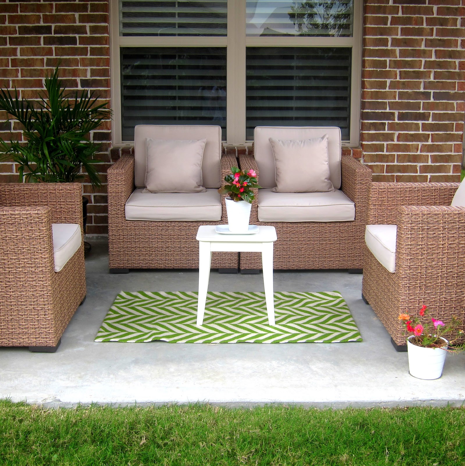 Patio rug decor ideas patio rugs elegant wicker patio furniture with cushions and  chevron AFUNSCM