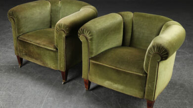 2 antique armchairs in green velour - Europe - 1920s - Catawiki