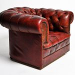 High-End 1940s Art Deco Leather Chesterfield Chair on Casters | DECASO
