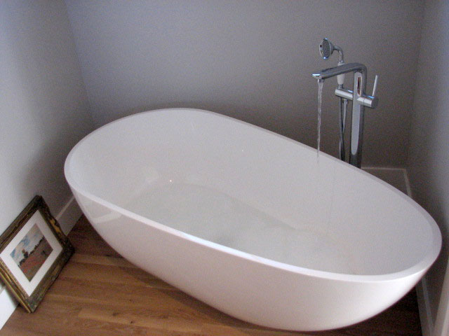 Large Freestanding Bathtub - Model BW-01-XL | Badeloft USA