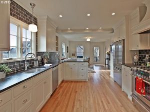 Kitchen Peninsula with Seating | Galley kitchen with peninsula for