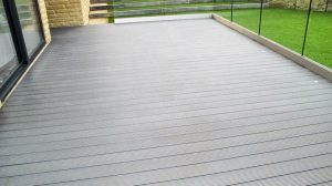 English) Differences Between Composite and Plastic decking - FOCO