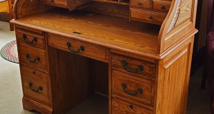 Winners Only - Roll Top Desk - Harris Family Furniture