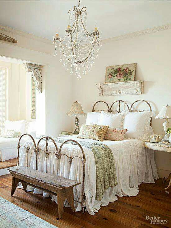 30+ Cool Shabby Chic Bedroom Decorating Ideas | Home Decorating