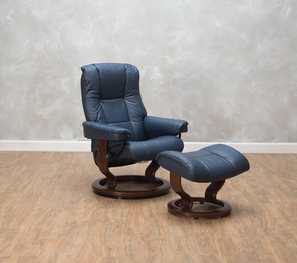 Stressless by Ekornes Living Room Mayfair Small Chair & Ottoman