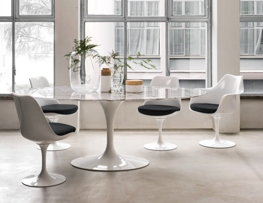 Saarinen Dining Table - Oval | Knoll