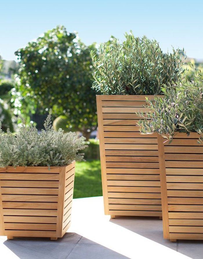 How to use your garden planter for
decorating your garden?