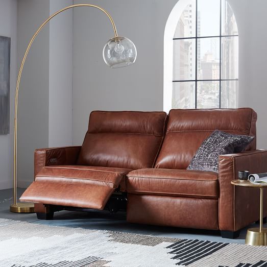 How to have the best looks for your  living room courtesy of the leather sofa